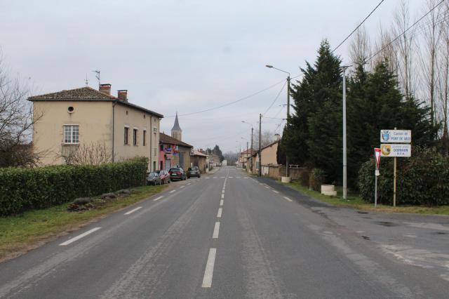 Route départementale D933 à Ozan.