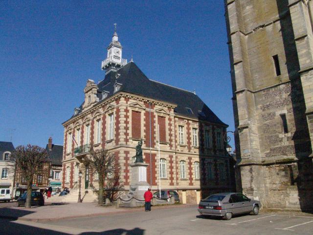 vue de la mairie d'Étrépagny (Eure, Normandie).