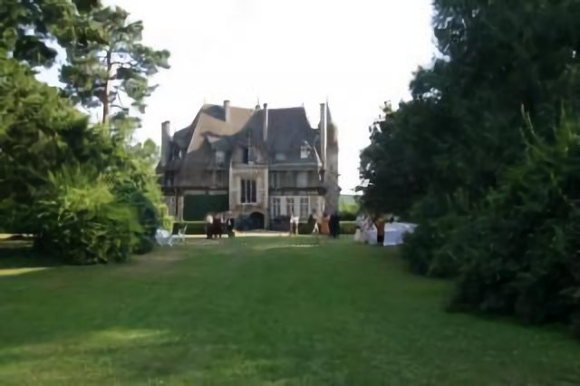 manoir D'AULNAY aout 2006
