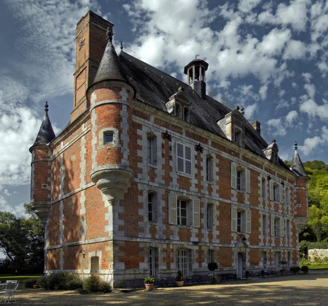 Cet édifice est répertorié dans la base Mérimée, base de données sur le patrimoine architectural français du ministère de la Culture, sous…