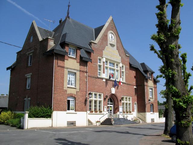 Vermand (Aisne, France) - L'hôtel-de-ville.