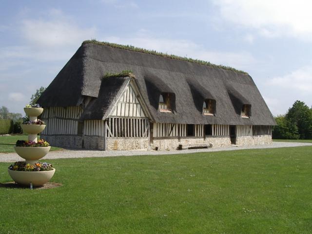 Bâtiment contenant le pressoir de Jonquerets-de-Livet (France, Eure)