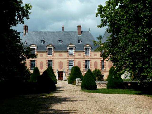 Chateau de Brécourt.