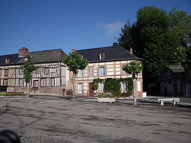 sur la place de saint georges du vievre