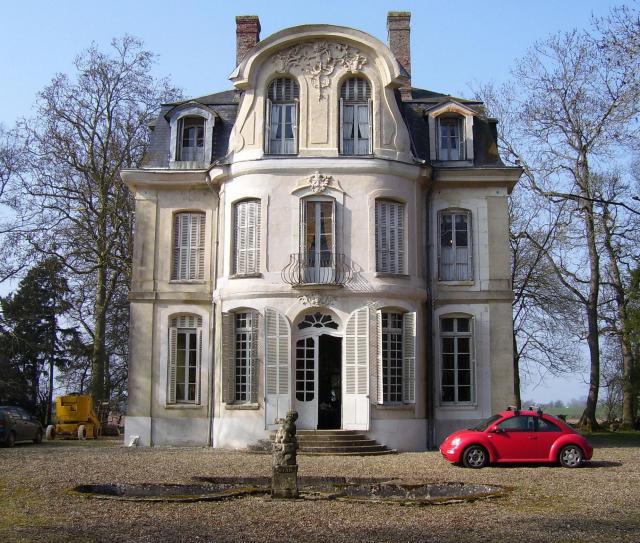 The baroque castle of Morsan is called Le Château Blanc by the locals, because it is built of white sandstone of the Loire valley. It was…