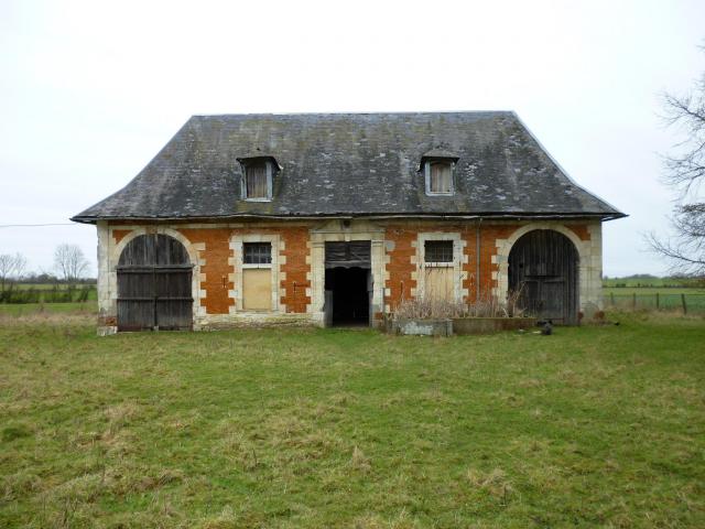 The carriage house of the "white castle" in Morsan (Eure, France) was built at the end of the 16th or begin of the 17th century.