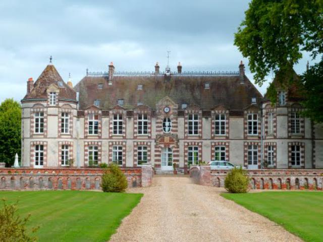 Chateau du Breuil Benoit peu visible et non visitable