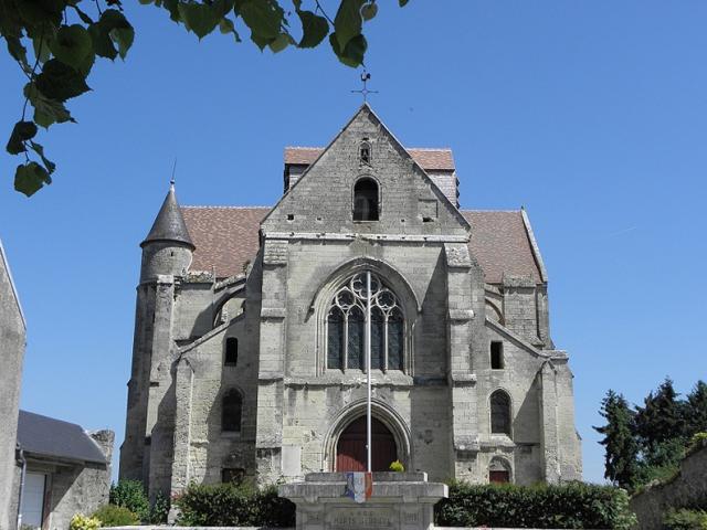 Façade occidentale de l'église Saint-Pierre et Saint-Paul de Mons-en-Laonnois (02).