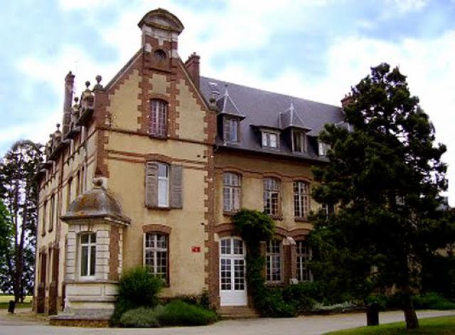 Maison Des Pins