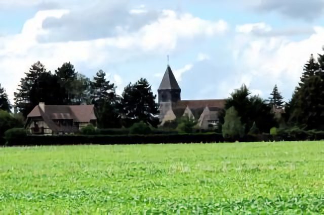 Paysage de la voie verte: perspective sur l'église de Pullay