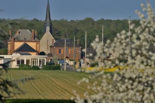 Les Ventes - école, mairie, église