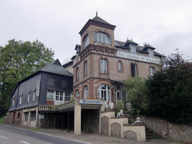 Corneville-sur-Risle (Eure, Normandie, France) : Hôtel des Cloches