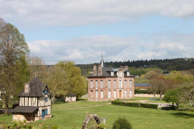 Parc de l'ancien prieuré de Saint-Philbert-sur-Risle - Manoir et colombier