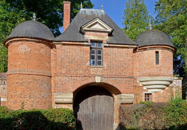 Porche de l'entrée du manoir de Montalègre, Eure, Normandie, France