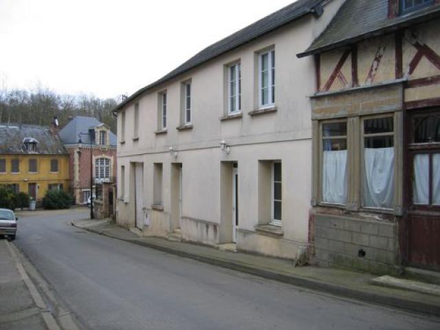 Mainneville-rue pavée