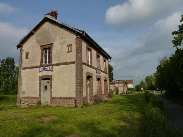 Voie verte Évreux-Vallée du Bec 07, ancienne gare de Quittebeuf