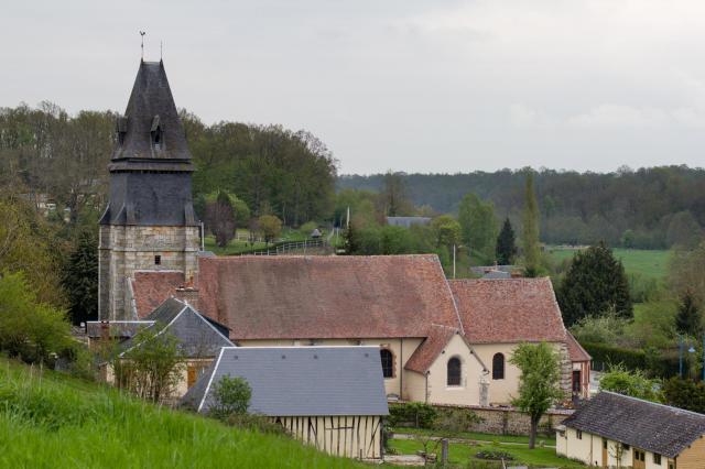 Église saint Georges de Montreuil-l'Argillé.