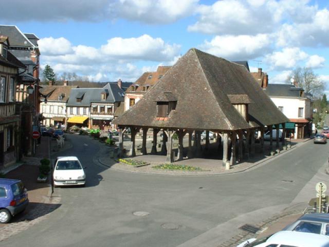 halles de Lyons-la-Forêt (Eure)