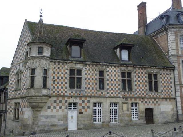 Maison de la renaissance à Verneuil-sur-Avre (27).