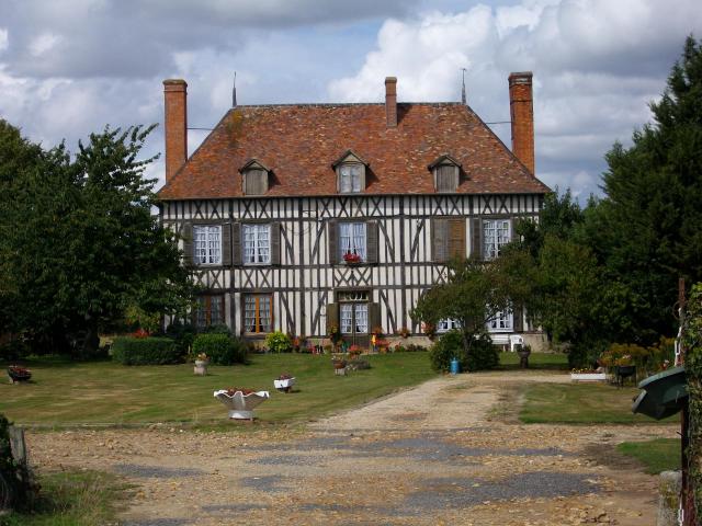 La Rufaudière à Granchain : Fief mentionné depuis 1562 dont le logis a été reconstruit en 1774
