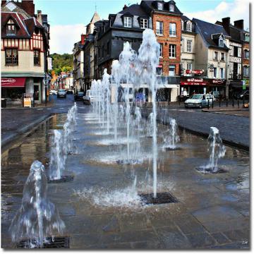 Place Victor Hugo - Pont-Audemer, France