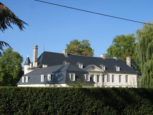 Cet édifice est répertorié dans la base Mérimée, base de données sur le patrimoine architectural français du ministère de la Culture, sous…