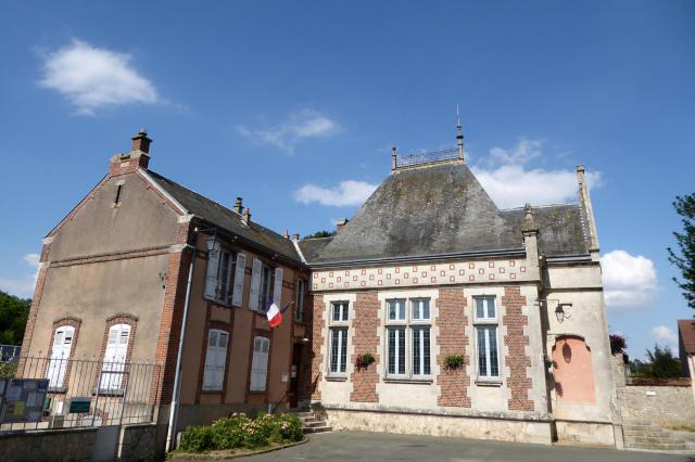 Mairie de Béville-le-Comte, Eure-et-Loir (France).