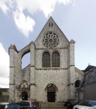 Façade occidentale de l'église Saint-Aignan, Chartres, France