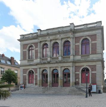Français : Théâtre municipal de Chartres. Façade principale.