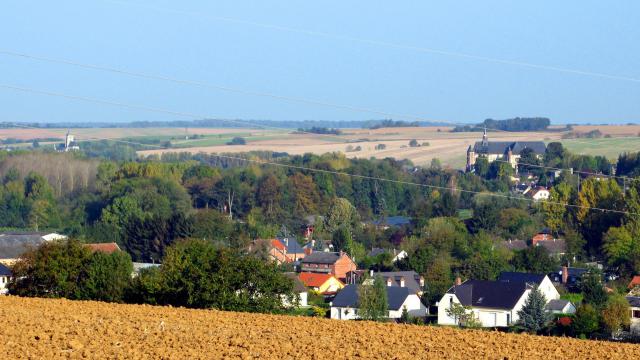 Chaourse et Montcornet (Aisne, France) - Les 2 églises fortifiées, la vallée de la Serre. Vue depuis les "hauteurs" de Lislet (village…