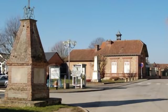 La place et le monument