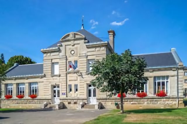 Mairie de Vézaponin