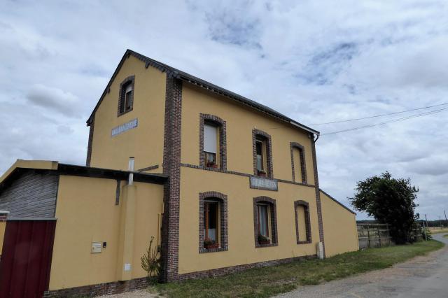 ancienne gare de la ligne Chartres-Dreux, Bailleau-l'Évêque, Eure-et-Loir France