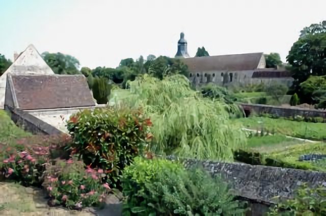 Thiron-Gardais, Abbaye de la Sainte-Trinité de Tiron