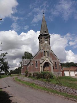 Fluquières (Aisne) église Saint-Médard