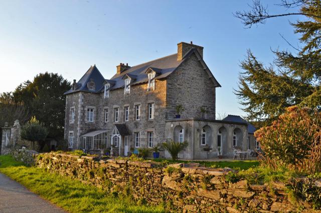 Le manoir de Kerveguen (xviiie siècle) à Sainte-Sève (Finistère).