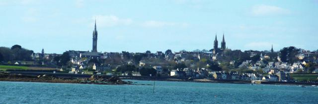 Saint-Pol-de-Léon vu de l'île Callot à Carantec