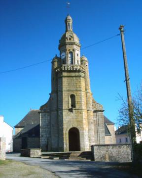 Façade et entrée principale de l'église