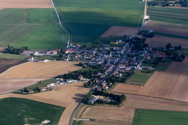 Vue aérienne de l'ensemble du village de La Selve.
