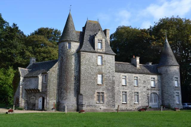 Château de Kervezec : manoir privé datant de 1568 situé à Garlan (Finistère, Bretagne).