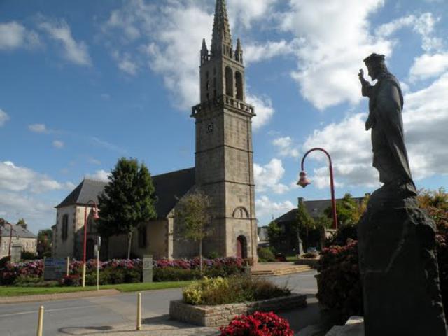 Kersaint-Plabennec, l'église Saint-Etienne.