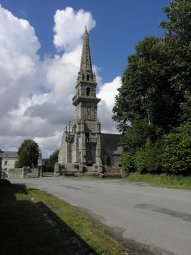 Vue méridionale de la chapelle de Loc-Maria-Lann en Plabennec (29).