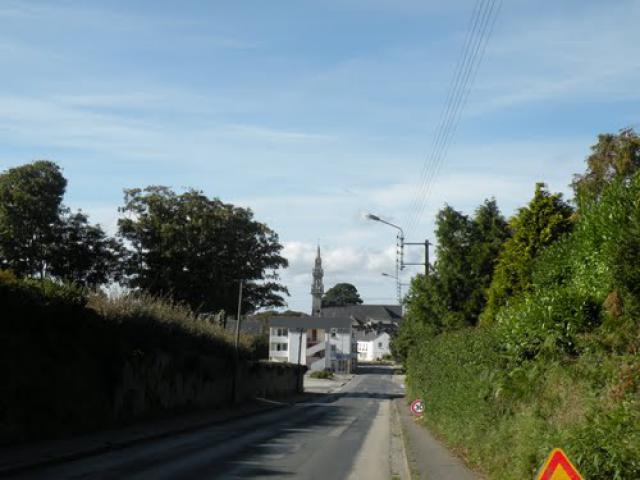 Arrivée à Bourg-Blanc par la rue de Brest.