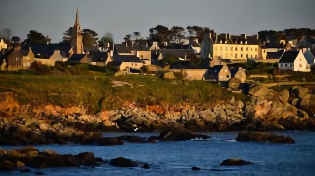 une vue sur porspoder de la presqu'île saint-laurent