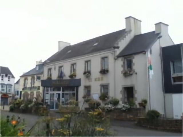 La mairie de la ville.