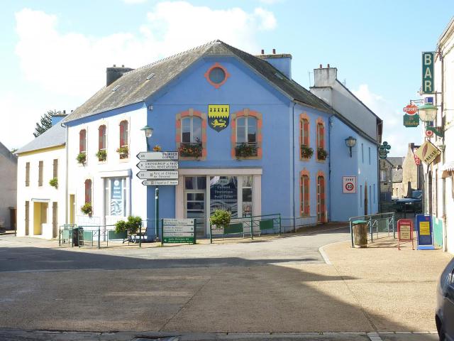 Rues et maisons du bourg de Spézet