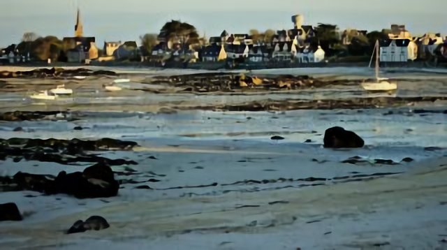 vision argentée sur le port naturel de brignogan