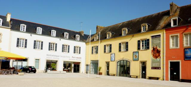 Le port-musée de Douarnenez et la médiathèque Georges Perros