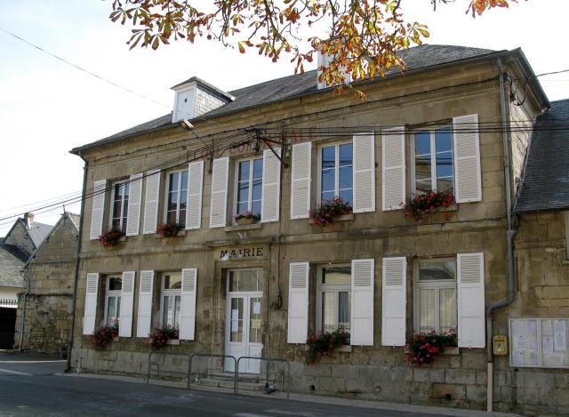 Saint-Christophe-à-Berry (Aisne, France) - La mairie. . .