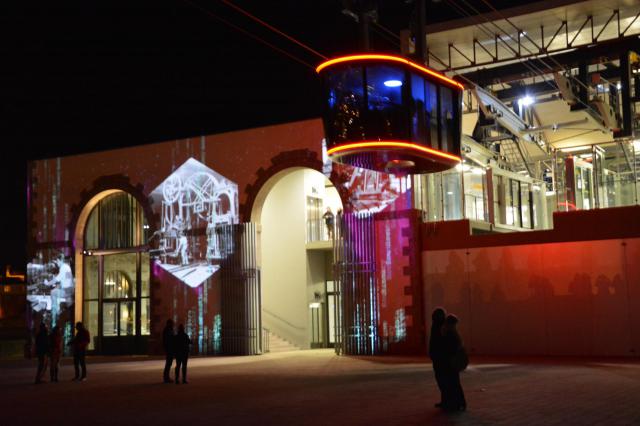 Projections sur les façades des Ateliers des Capucins pour l'inauguration du pôle innovation